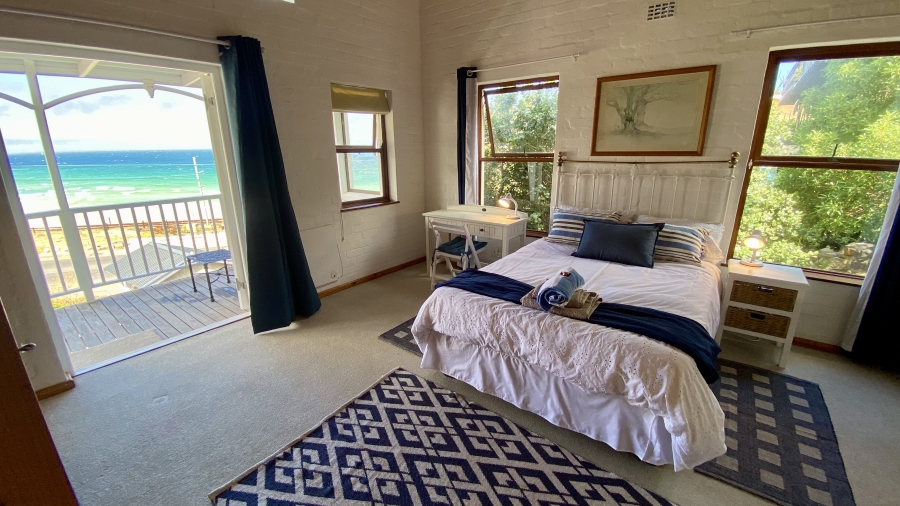To Let 4 Bedroom Property for Rent in Glencairn Western Cape
